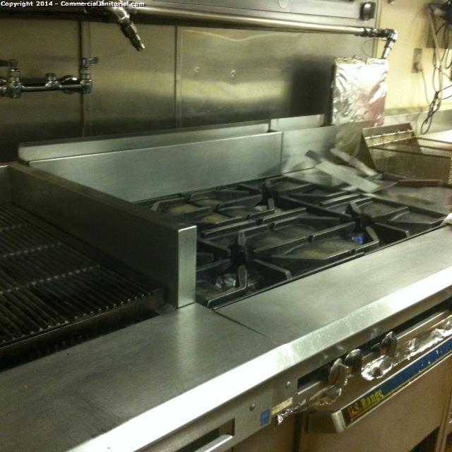 Kitchen equipment has been cleaned , all appliances have been cleaned exterior and interior , was wiped down with stainless steel after being disinfected and cleaned . gadgets were cleaned